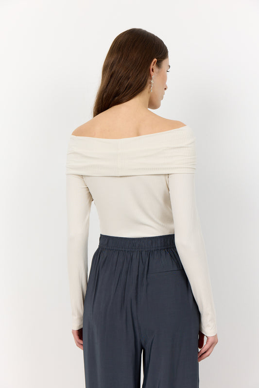 Off Shoulder Top Kisa