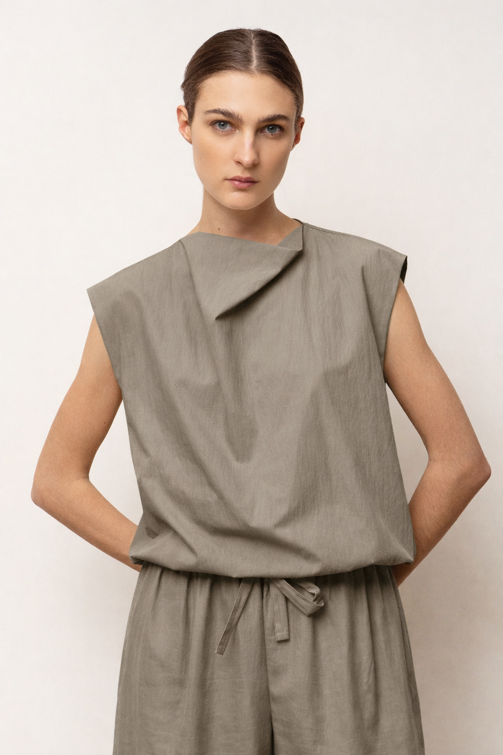 Sleeveless Nylon Shirt