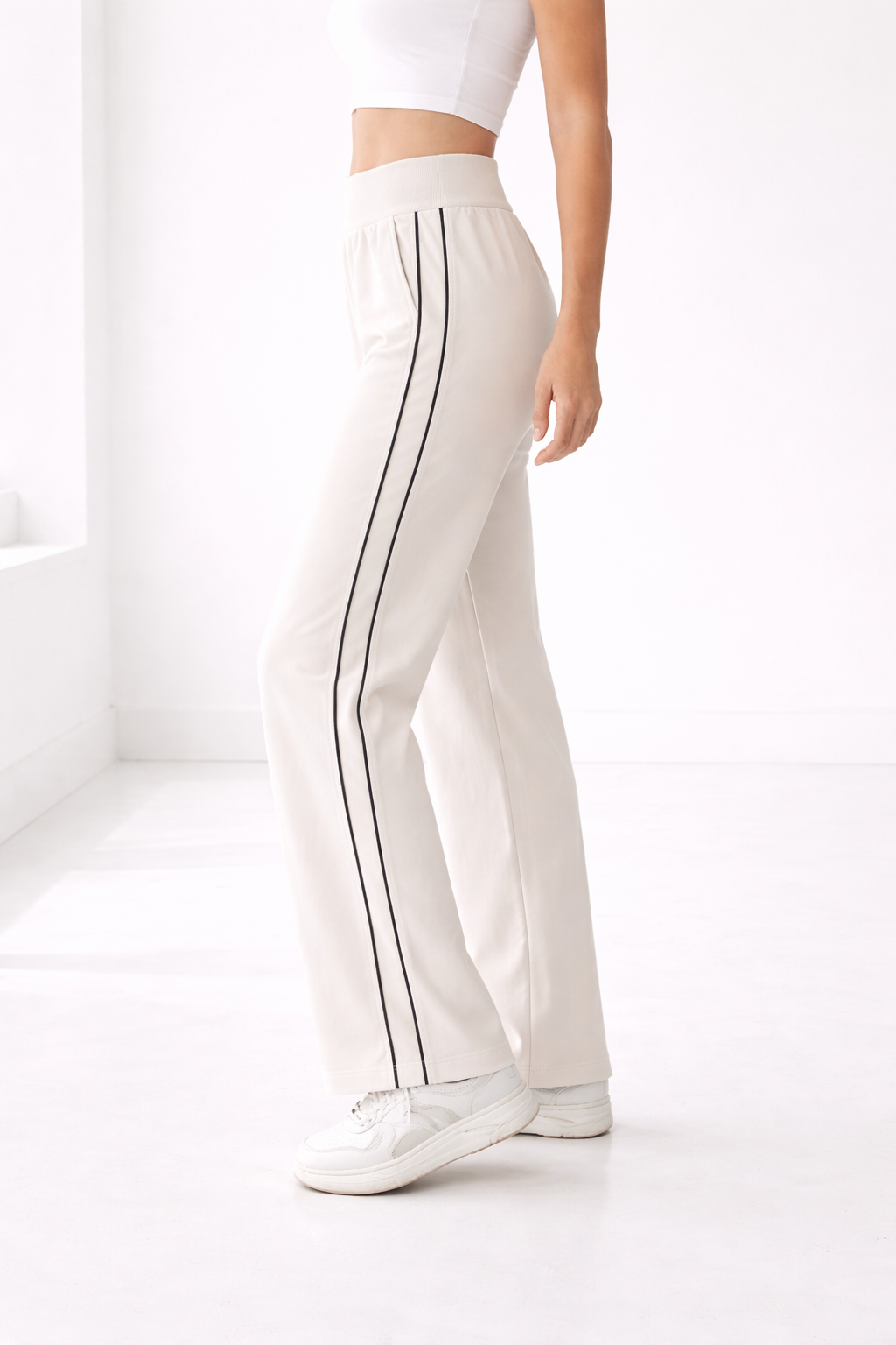 The Relaxed Colette Punta Piping Trousers